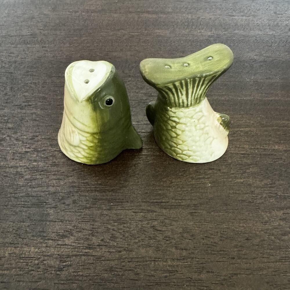 Vintage Fish Salt Pepper Shakers Angler Fisherman Fishing Nautical Coastal Core
